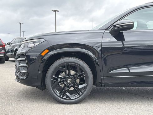 New 2026 Volkswagen Tiguan SE R-Line FWD image 9