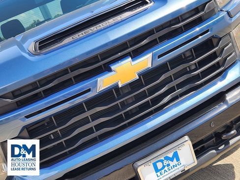 Used 2025 Chevrolet Silverado 2500 Custom w/ Custom Value Package AWD/4WD image 13