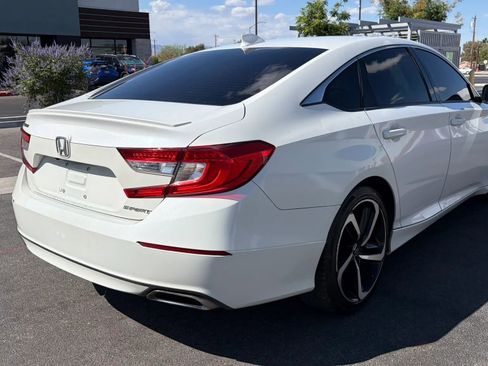 Used 2018 Honda Accord Sport image 5