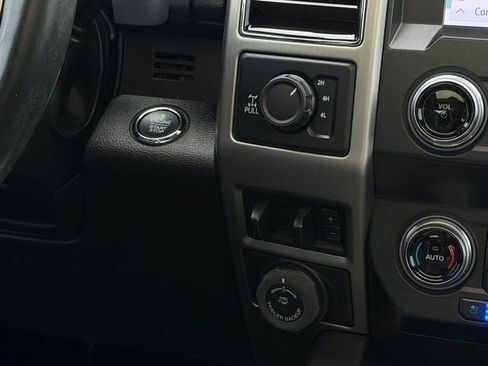 Used 2020 Ford F250 Platinum w/ FX4 Off-Road Package AWD/4WD image 17