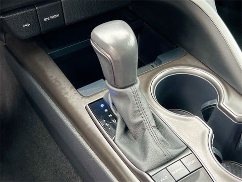 Used 2024 Toyota Camry SE image 16