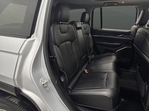 Used 2022 Jeep Grand Cherokee Limited 4xe image 40