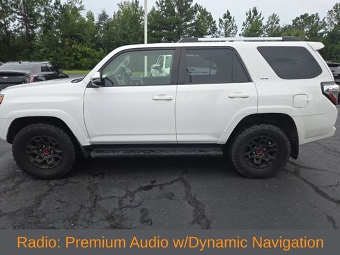 Used 2022 Toyota 4Runner SR5 Premium AWD/4WD image 3