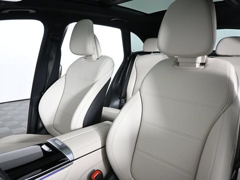 Certified 2026 Mercedes-Benz GLC 300 image 5