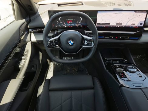 Used 2024 BMW 530i w/ Premium Package RWD image 20
