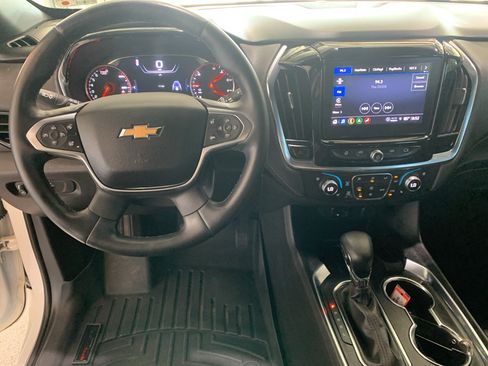 Used 2023 Chevrolet Traverse Premier FWD image 18