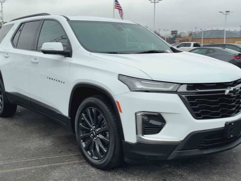 Certified 2023 Chevrolet Traverse RS image 8