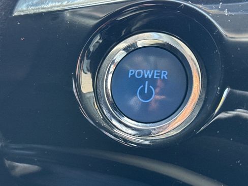 Used 2020 Toyota Prius Prime XLE FWD image 29