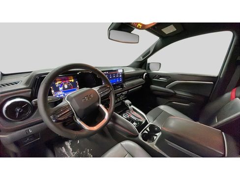 Used 2023 Chevrolet Colorado Z71 w/ Z71 Convenience Package 2 image 9