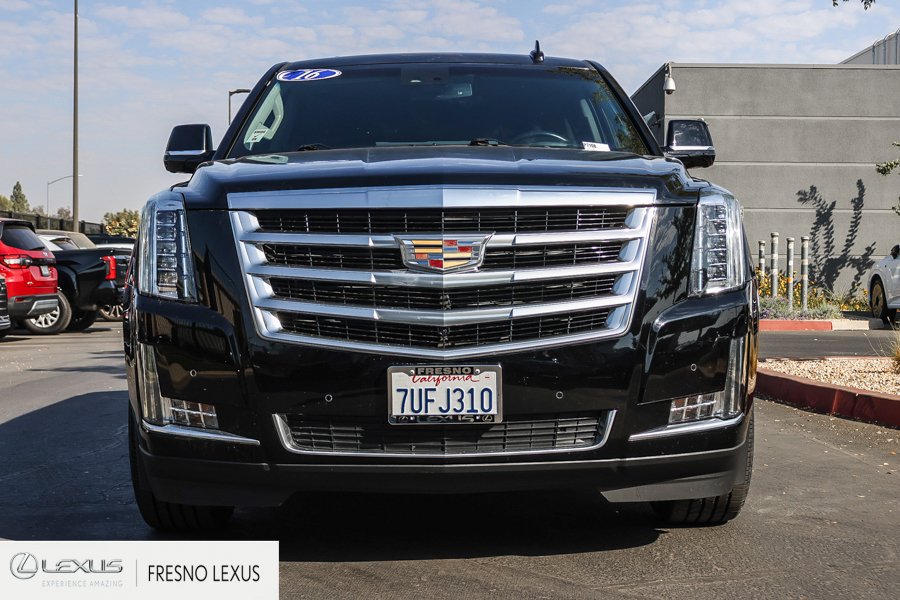 Used 2016 Cadillac Escalade Luxury RWD image 2
