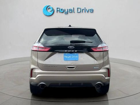 Used 2021 Ford Edge Titanium w/ Equipment Group 301A AWD/4WD image 5