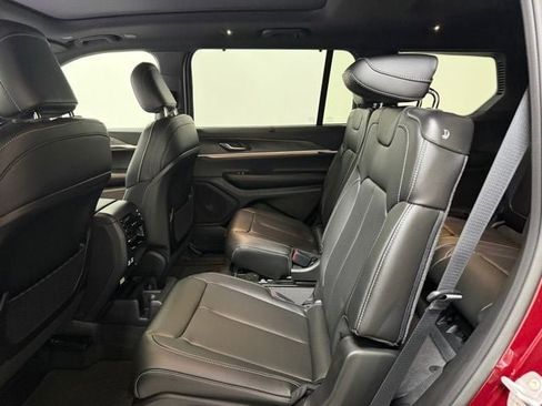 New 2025 Jeep Grand Cherokee L Limited image 18