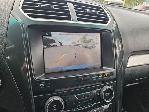 Used 2016 Ford Explorer XLT w/ Equipment Group 202A AWD/4WD image 15