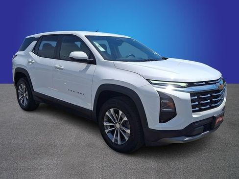 Used 2025 Chevrolet Equinox LT AWD/4WD image 3