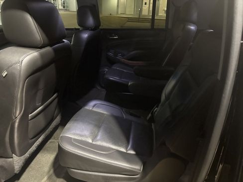 Used 2015 Chevrolet Suburban LTZ image 5