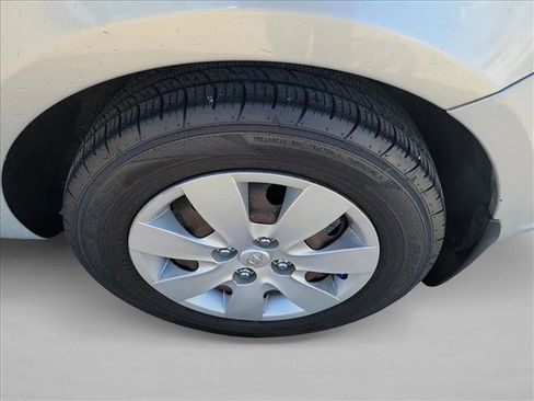 Used 2010 Hyundai Accent GS w/ Premium Pkg 3 image 12