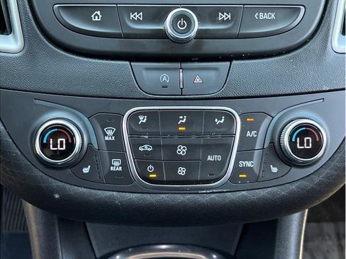 Used 2023 Chevrolet Malibu LT image 16