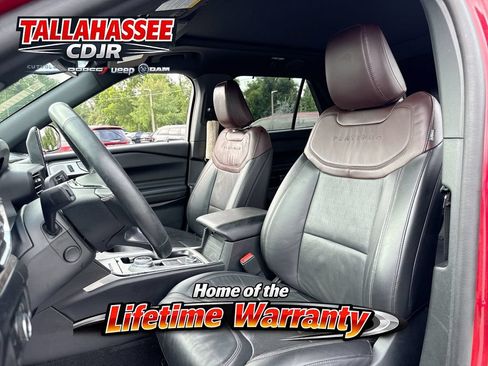 Used 2023 Ford Explorer Platinum w/ Technology Package AWD/4WD image 14