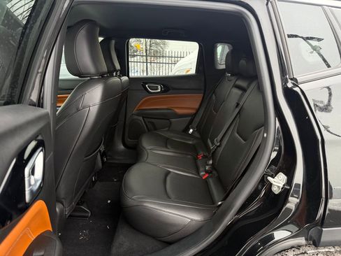 Used 2024 Jeep Compass Limited image 18