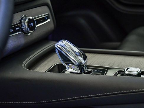 Certified 2023 Volvo XC90 T8 Ultimate w/ Protection Package Premier image 22