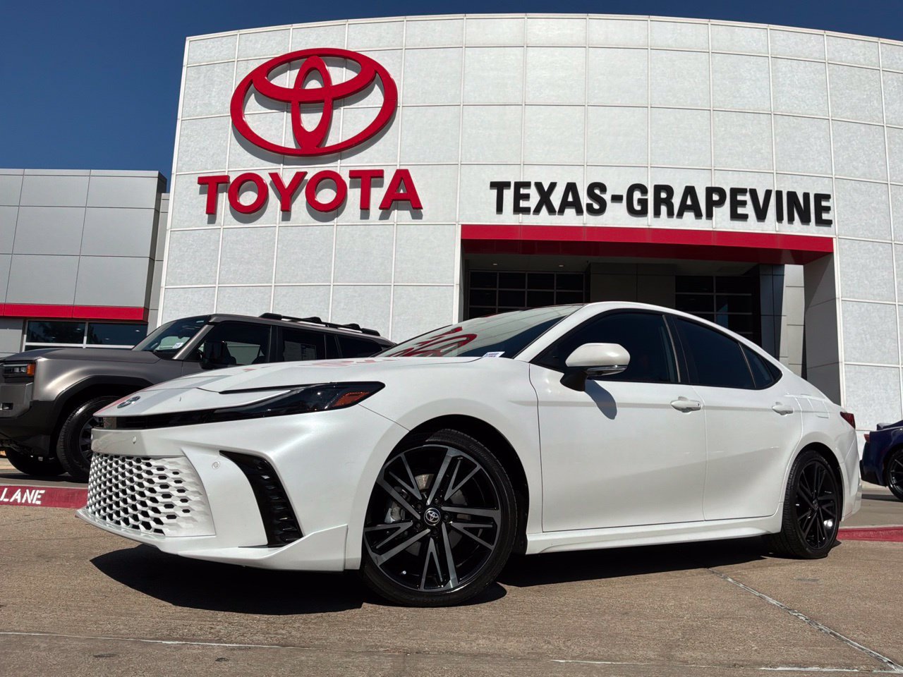 Used 2025 Toyota Camry XSE w/ Premium Plus Package FWD image 2