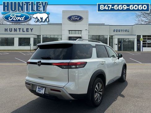 Used 2023 Nissan Pathfinder SL w/ Lighting Package (N92) image 5