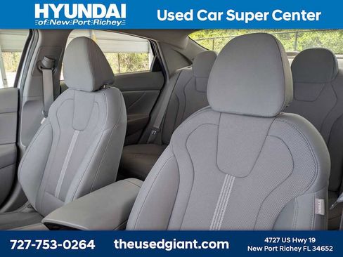 Used 2023 Hyundai Elantra SE w/ Cargo Package FWD image 7