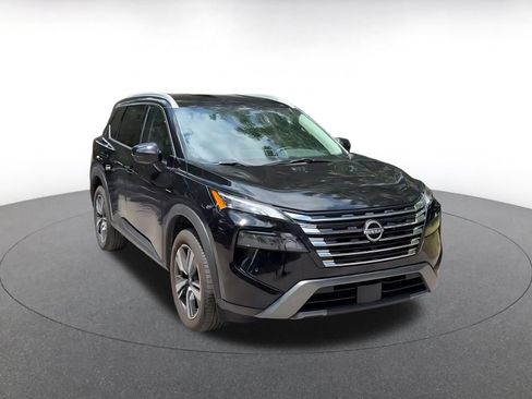 Used 2026 Nissan Rogue SL FWD image 3