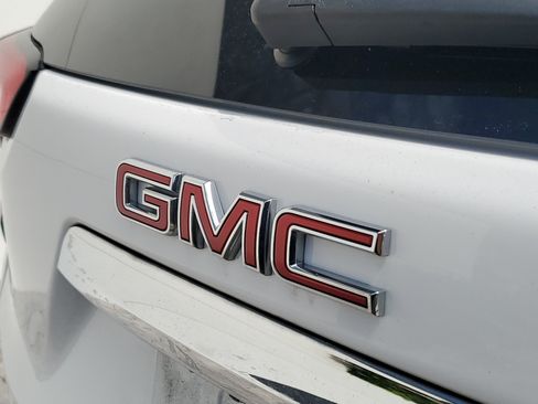 Used 2023 GMC Terrain SLT FWD image 10