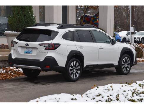 Used 2023 Subaru Outback Limited image 4