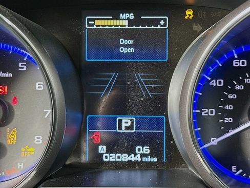 Used 2019 Subaru Outback 2.5i Premium image 12