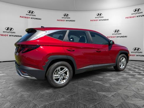 Used 2025 Hyundai Tucson SE FWD image 3