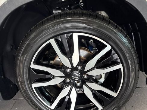 Used 2019 Honda Pilot Touring image 10