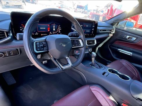 Used 2025 Ford Mustang Premium image 15