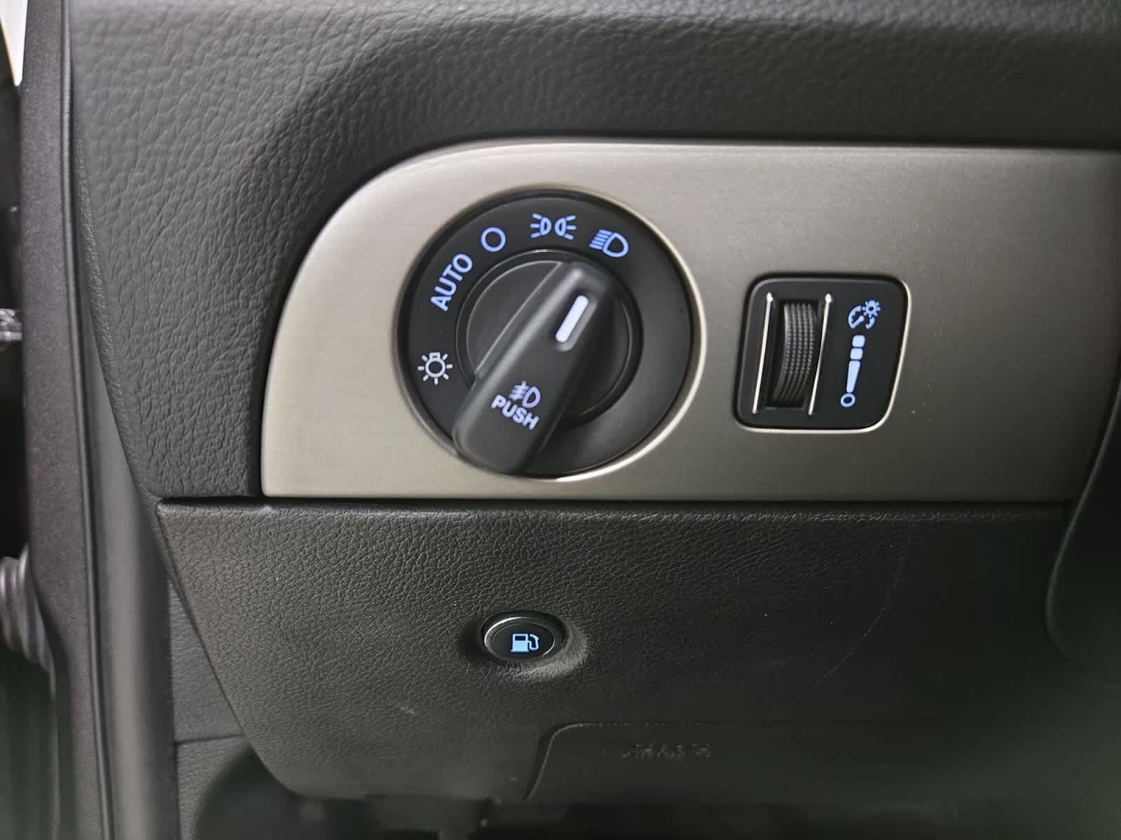 Used 2019 Dodge Durango SXT AWD/4WD image 33