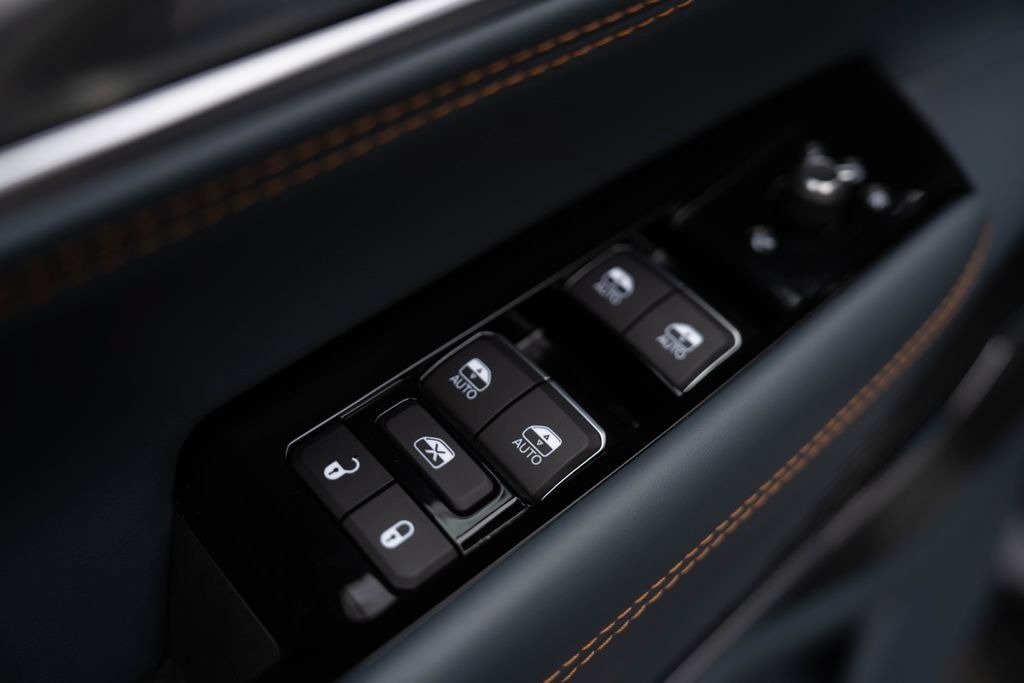 Used 2022 Jeep Grand Wagoneer Series II AWD/4WD image 17
