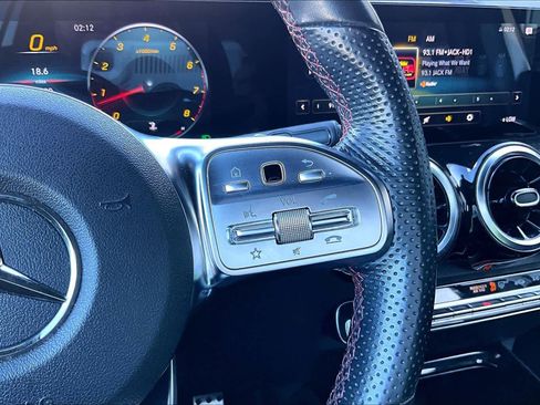 Used 2022 Mercedes-Benz GLB 250 image 18