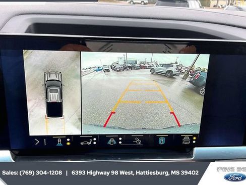 Used 2023 Chevrolet Silverado 1500 High Country image 16