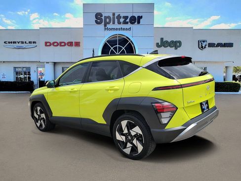 Used 2024 Hyundai Kona Limited FWD image 3