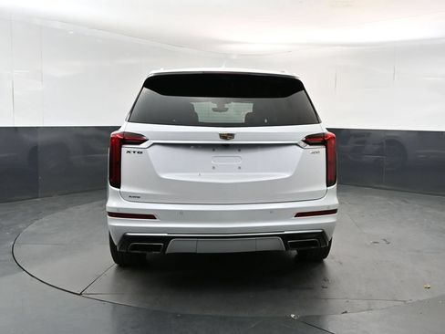 Used 2022 Cadillac XT6 Premium Luxury w/ Platinum Package AWD/4WD image 4