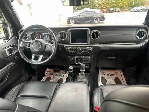 Used 2022 Jeep Wrangler Unlimited Sahara w/ Cold Weather Group AWD/4WD image 15