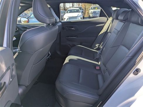 Certified 2025 Toyota Crown Limited image 14