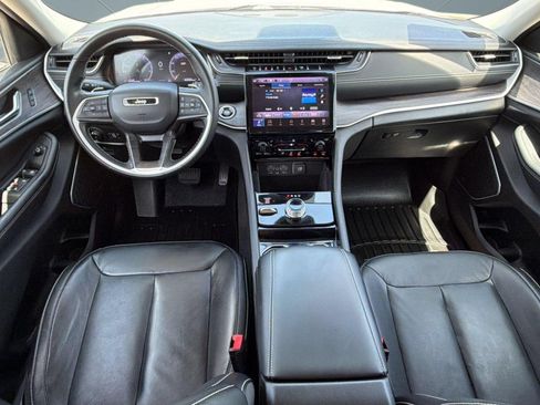 Certified 2022 Jeep Grand Cherokee L Limited AWD/4WD image 16