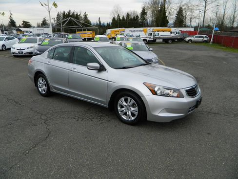 Used 2009 Honda Accord LX-P image 2
