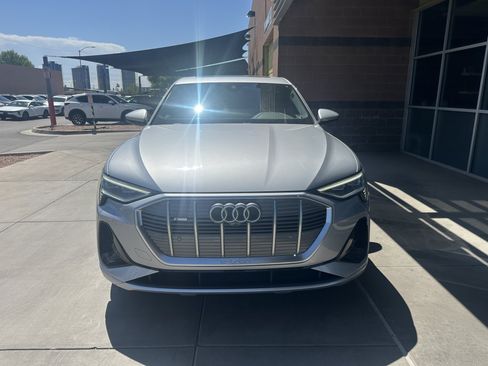 Used 2023 Audi e-tron Premium Plus w/ Premium Plus Package AWD/4WD image 8