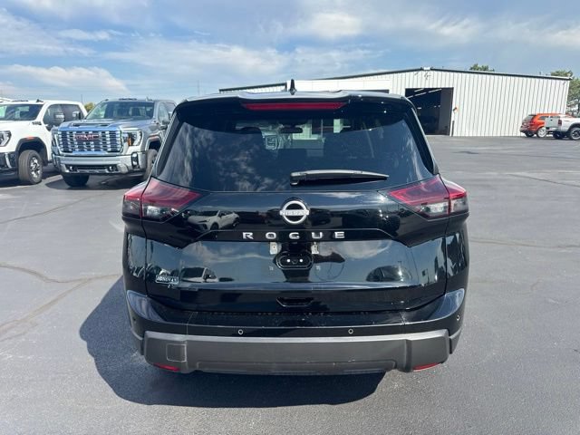 Used 2025 Nissan Rogue SV FWD image 4