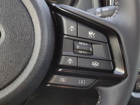 Used 2025 Subaru Forester Premium AWD/4WD image 8