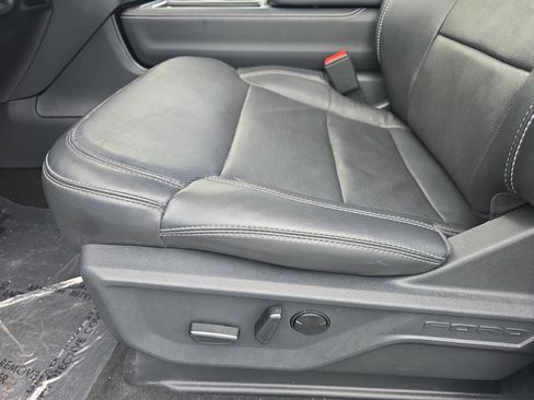 Used 2025 Ford Expedition Platinum AWD/4WD image 28