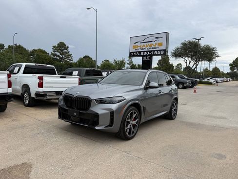 Used 2024 BMW X5 sDrive40i w/ M Sport Package RWD image 3
