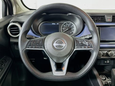 Used 2023 Nissan Versa SV image 18